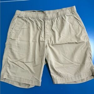 Uniqlo Men’s Khaki Shorts. Very Good Condition. Size XL